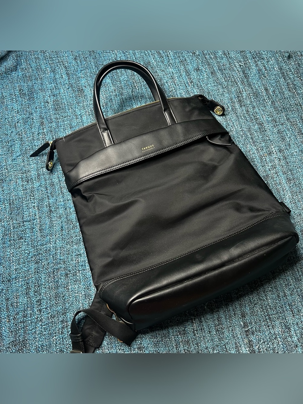 Targus California Convertible 2 in 1 Laptop Backpack Tote Bag in Black 15"